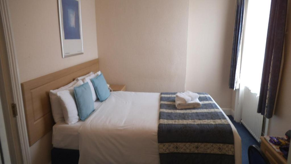 Belle Vue House Hotel 독서 객실 사진